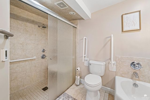 1001 Sycamore Lane, Manhattan, KS 66502