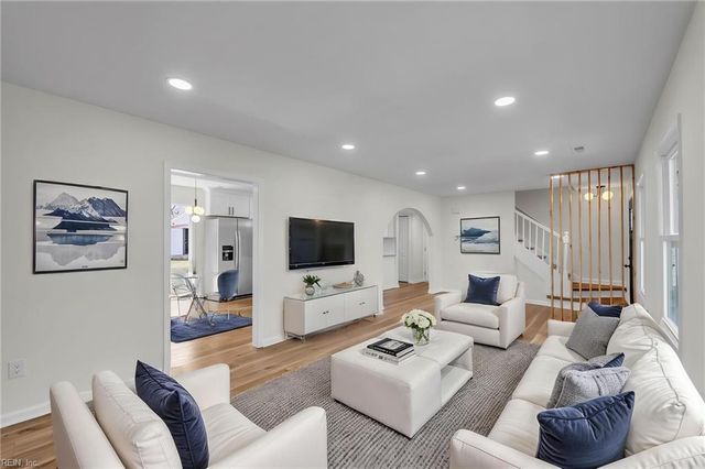 962 Red Oak CIR, Newport News, VA 23608