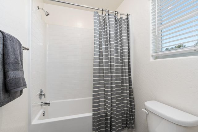 6532 E Cresthaven Drive, Fresno, CA 93727