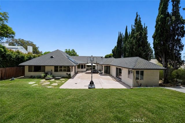 11365 Thurston Pl, Los Angeles, CA 90049