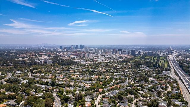 11365 Thurston Pl, Los Angeles, CA 90049