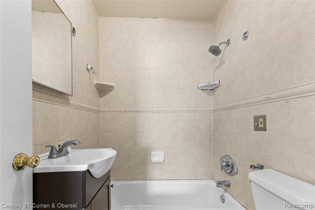 5949 Fenton Street, Dearborn Heights, MI 48127