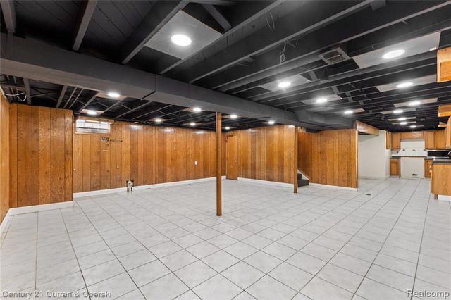 5949 Fenton Street, Dearborn Heights, MI 48127