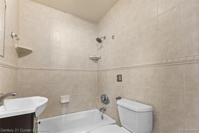 5949 Fenton Street, Dearborn Heights, MI 48127