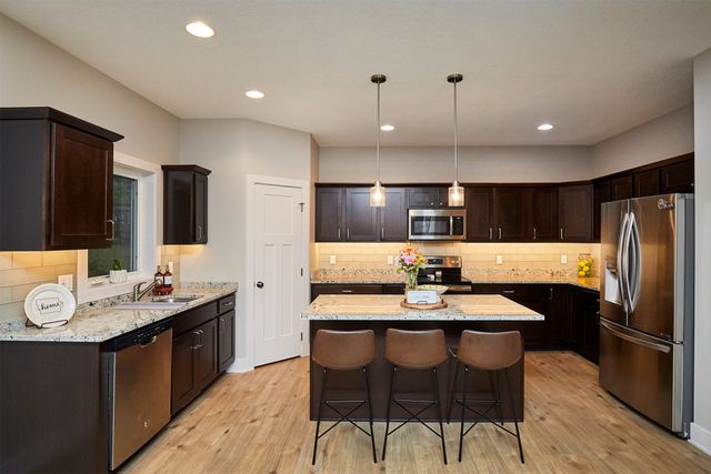 901 S 93rd Street, West Des Moines, IA 50266