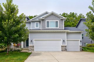 901 S 93rd Street, West Des Moines, IA 50266