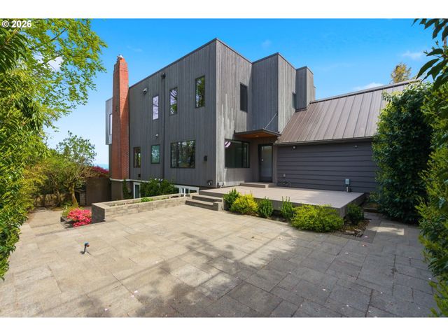 4409 Sw CARL Pl, Portland, OR 97239