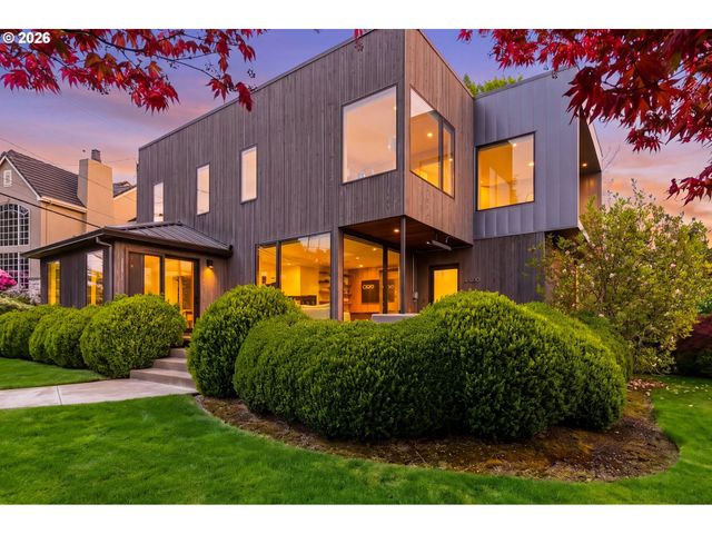 4409 Sw CARL Pl, Portland, OR 97239