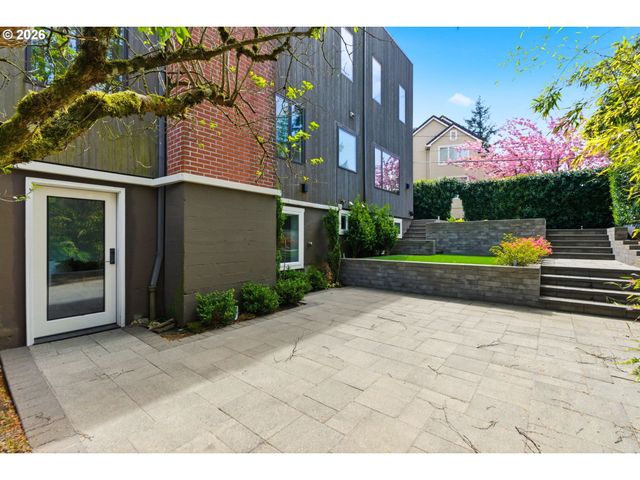 4409 Sw CARL Pl, Portland, OR 97239