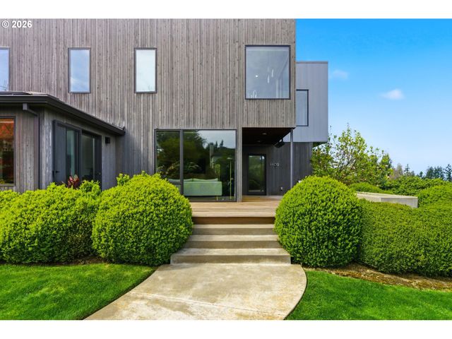 4409 Sw CARL Pl, Portland, OR 97239