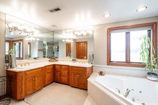 N101W15877 Santa Fe DRIVE, Germantown, WI 53022