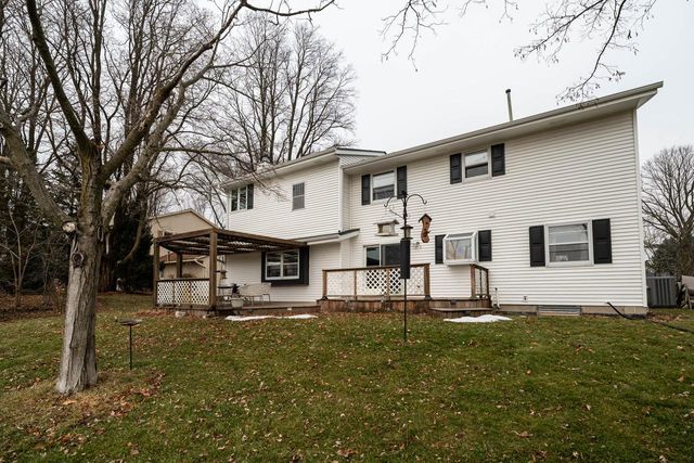 N101W15877 Santa Fe DRIVE, Germantown, WI 53022