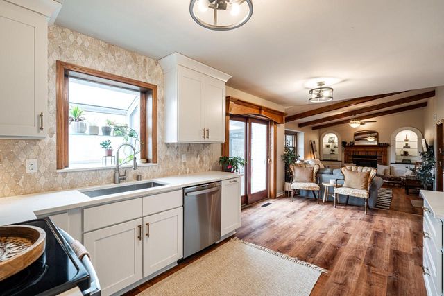 N101W15877 Santa Fe DRIVE, Germantown, WI 53022