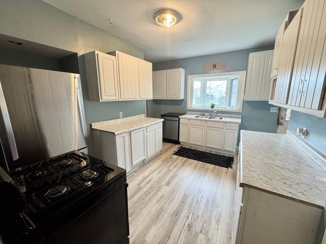 1549 W 14th Street, Davenport, IA 52804