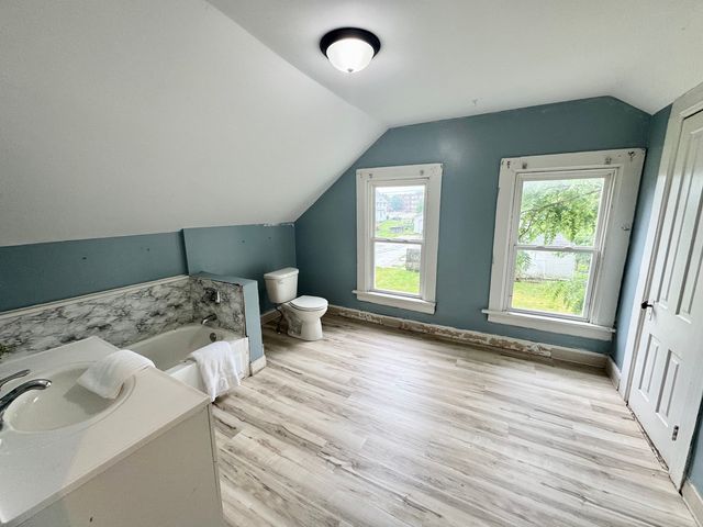 1549 W 14th Street, Davenport, IA 52804