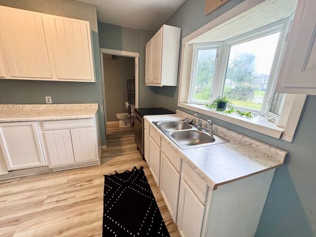 1549 W 14th Street, Davenport, IA 52804