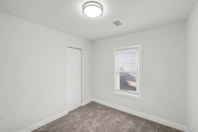 973 E Guthrie Avenue, Madison Heights, MI 48071