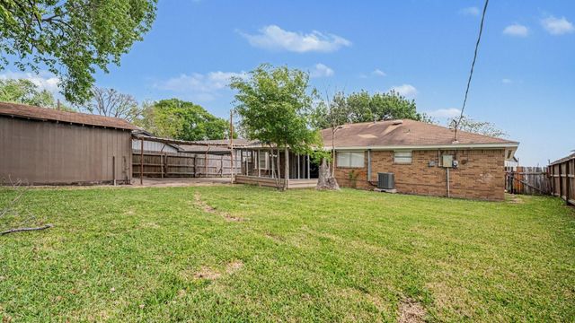 4523 Hemlock Drive, Baytown, TX 77521