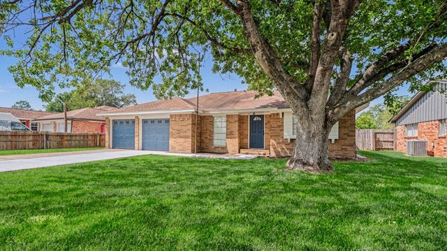 4523 Hemlock Drive, Baytown, TX 77521