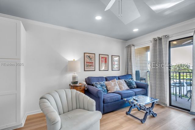 40 Folly Field Rd Apt B137, Hilton Head Island, SC 29928