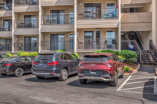 40 Folly Field Rd Apt B137, Hilton Head Island, SC 29928