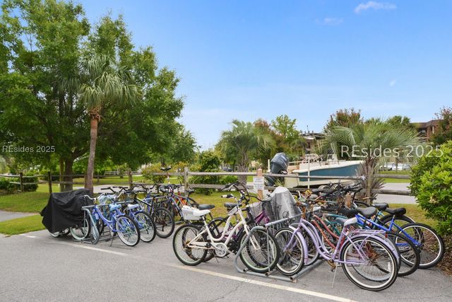 40 Folly Field Rd Apt B137, Hilton Head Island, SC 29928