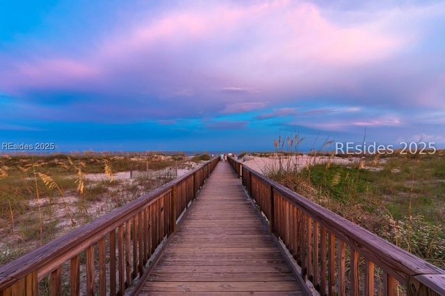 40 Folly Field Rd Apt B137, Hilton Head Island, SC 29928