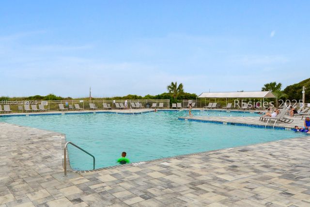 40 Folly Field Rd Apt B137, Hilton Head Island, SC 29928