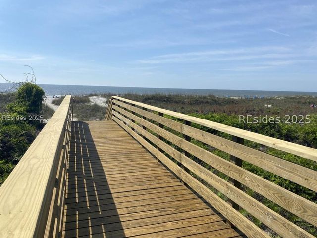 40 Folly Field Rd Apt B137, Hilton Head Island, SC 29928