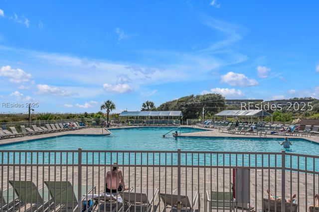 40 Folly Field Rd Apt B137, Hilton Head Island, SC 29928