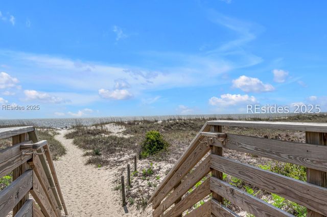 40 Folly Field Rd Apt B137, Hilton Head Island, SC 29928