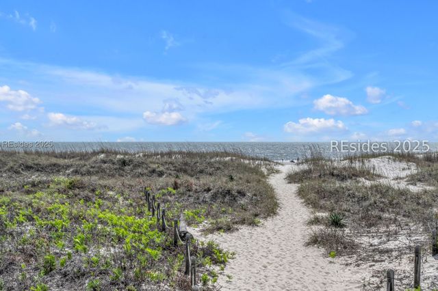 40 Folly Field Rd Apt B137, Hilton Head Island, SC 29928
