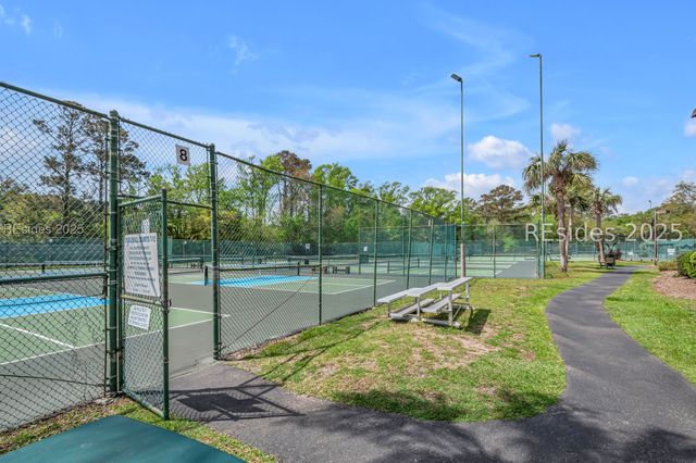 40 Folly Field Rd Apt B137, Hilton Head Island, SC 29928