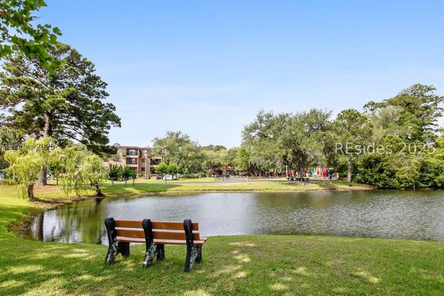 40 Folly Field Rd Apt B137, Hilton Head Island, SC 29928