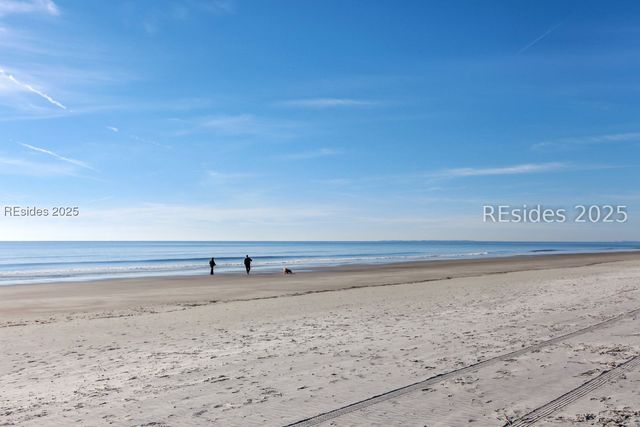 40 Folly Field Rd Apt B137, Hilton Head Island, SC 29928