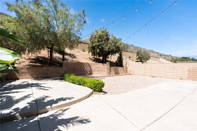 12022 Loyola Court, Fontana, CA 92337
