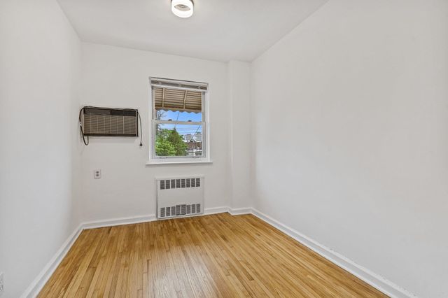 1813 Tomlinson Avenue, Bronx, NY 10461