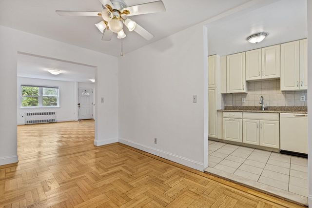 1813 Tomlinson Avenue, Bronx, NY 10461