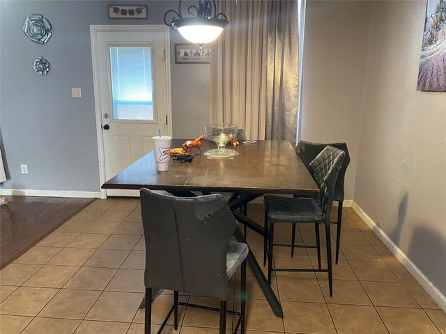 8221 Atherton Street, Arlington, TX 76002