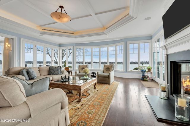 734 Navesink River Road, Red Bank, NJ 07701