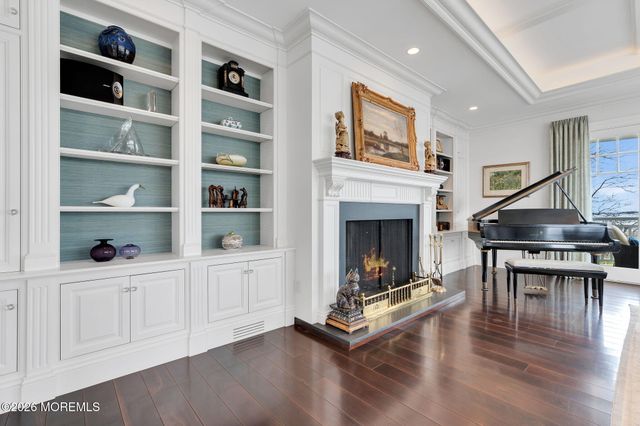 734 Navesink River Road, Red Bank, NJ 07701