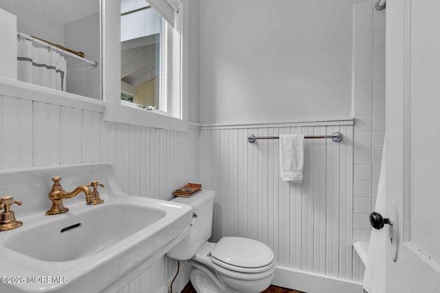 734 Navesink River Road, Red Bank, NJ 07701