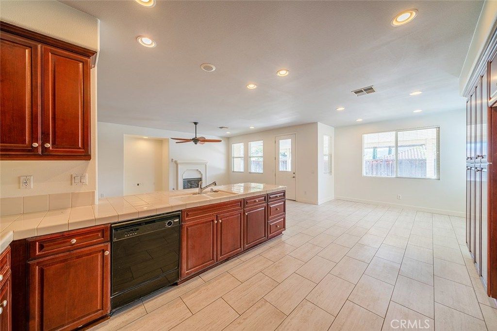 Image 13 of property listing at 3319 Banyon, Lake Elsinore, CA 92530