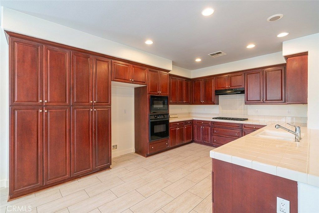 Image 8 of property listing at 3319 Banyon, Lake Elsinore, CA 92530