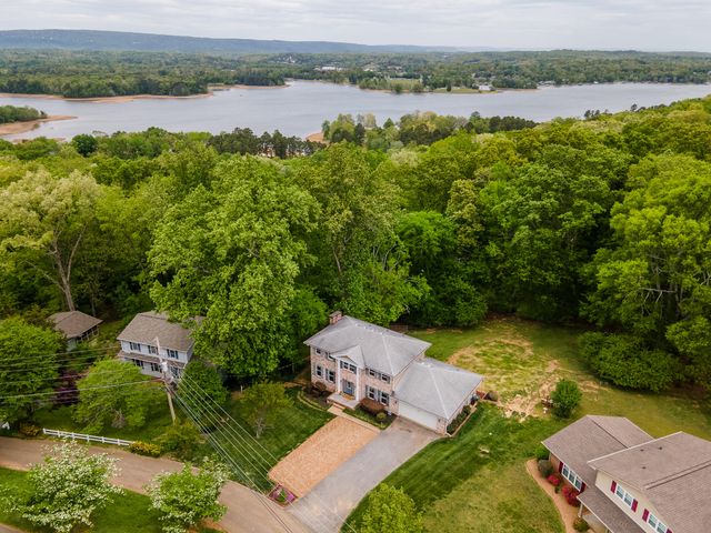 7708 Ridge Bay Drive, Hixson, TN 37343