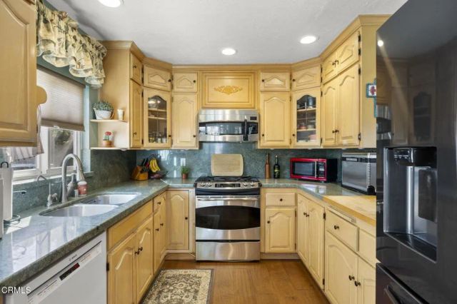 258 Mara Avenue, Ventura, CA 93004