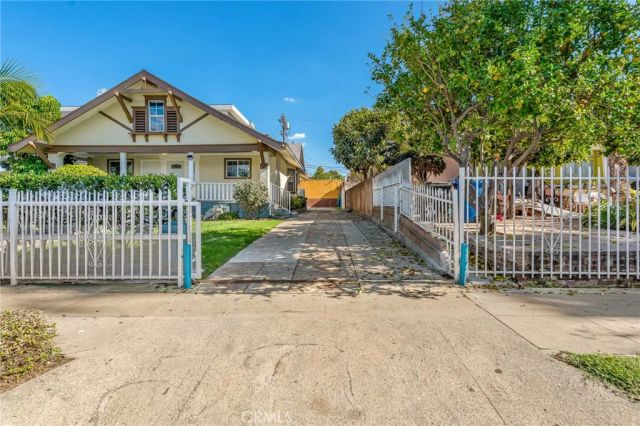 4012 S Budlong Avenue, Los Angeles, CA 90037