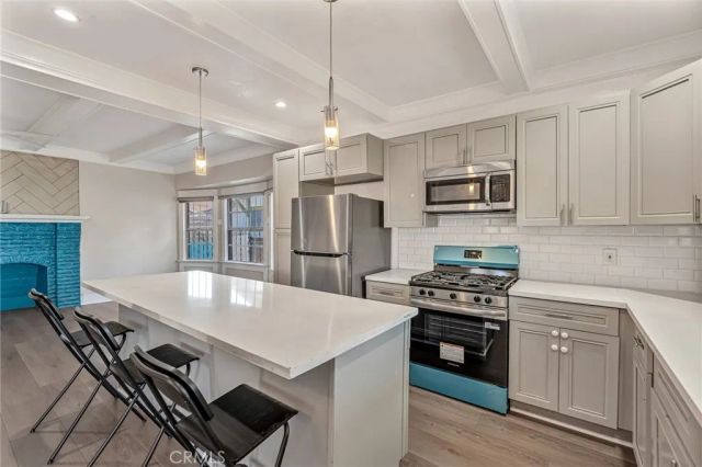 4012 S Budlong Avenue, Los Angeles, CA 90037