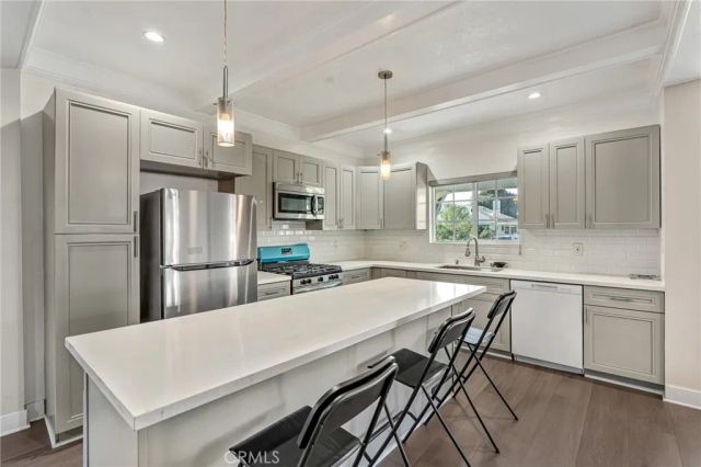 4012 S Budlong Avenue, Los Angeles, CA 90037