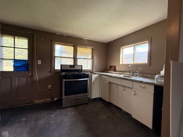 420 S 1st Street, Lewisville, IN 47352